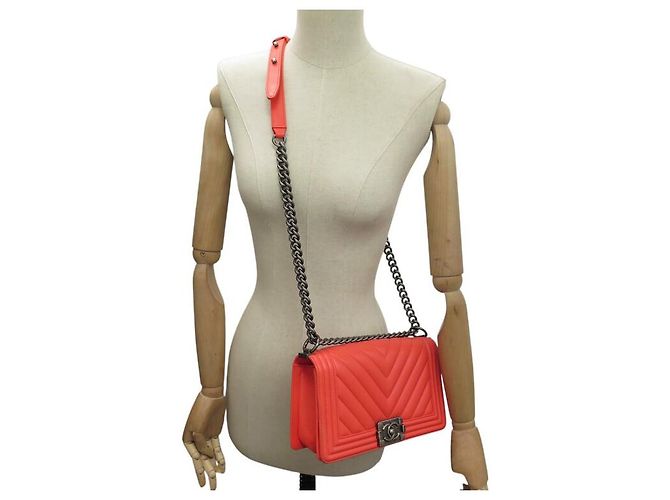 BORSA CHANEL BOY MEDIA IN PELLE CHEVRON CORALLO CON TRACOLLA Rosa - vista 8