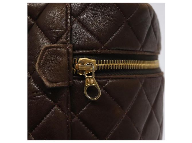 CHANEL Matelassé COCO Marchio Vanity Pouch Pelle di Agnello Marrone Scuro CC Auth 123070 - view 9