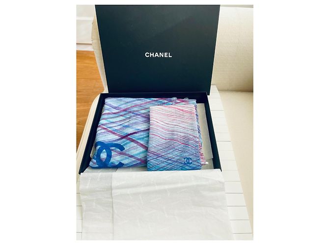 CHANEL Baumwoll-Kaschmir Pareo – Pre-Fall Kollektion Pink Weiß Blau Fuschia - Ansicht 4