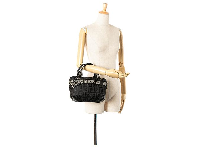Borsa Fendi in nylon nero Zucca con zip - vista 10