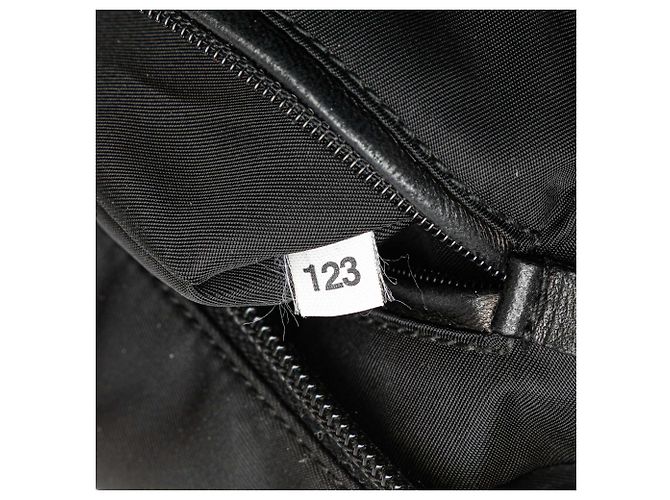 Borsa a cuore da sera in tessuto nero Prada - vista 7