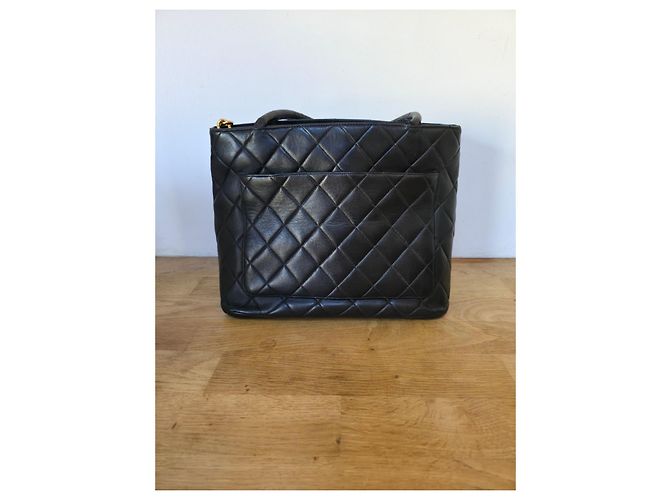 Medaillon Borsa Chanel Medallion in pelle caviar Marrone scuro - vista 3