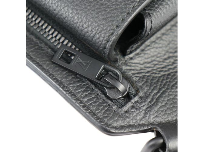 Borsa a tracolla Take Off di Louis Vuitton Nero - vista 5