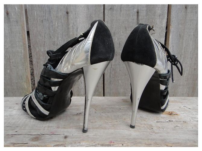 Décolleté Pierre Hardy in pelle nera e argento con tacco 11cm Nero - vista 4