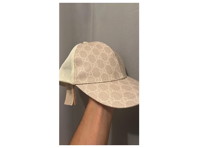 Modello Gucci Dubai Beige - vista 2