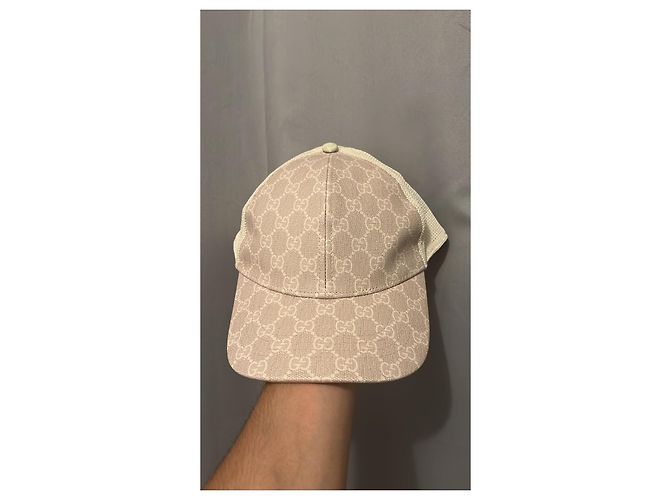 Modello Gucci Dubai Beige - vista 3