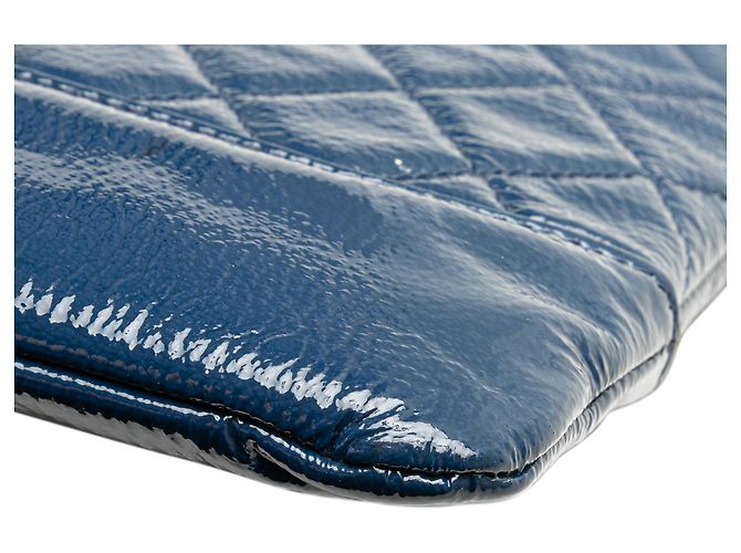 Chanel Blu Medio Pelle di Vitello Invecchiata Gabrielle O Clutch - vista 11
