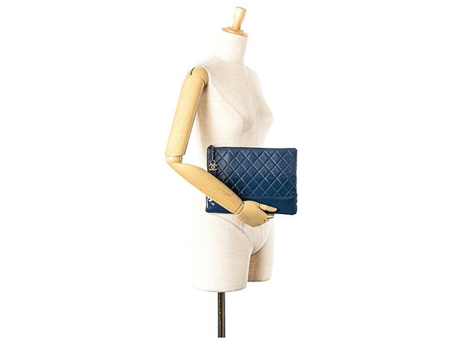 Chanel Blu Medio Pelle di Vitello Invecchiata Gabrielle O Clutch - vista 13