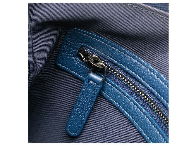 Chanel Blu Medio Pelle di Vitello Invecchiata Gabrielle O Clutch - vista 7