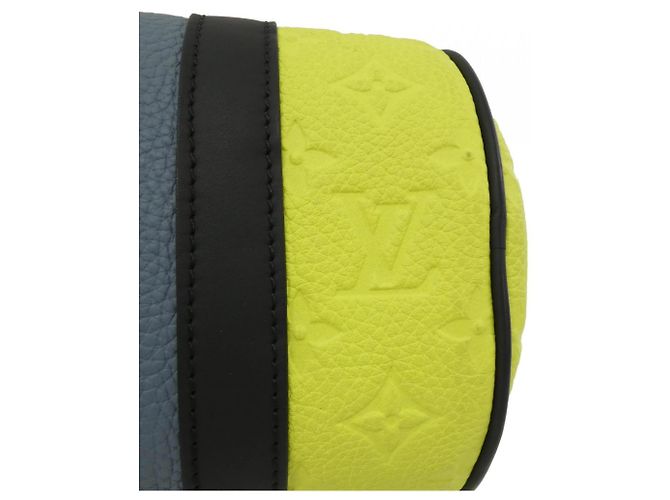 Borsa a Spalla Louis Vuitton Day Break Polochon M59927 Grigio Giallo - vista 3