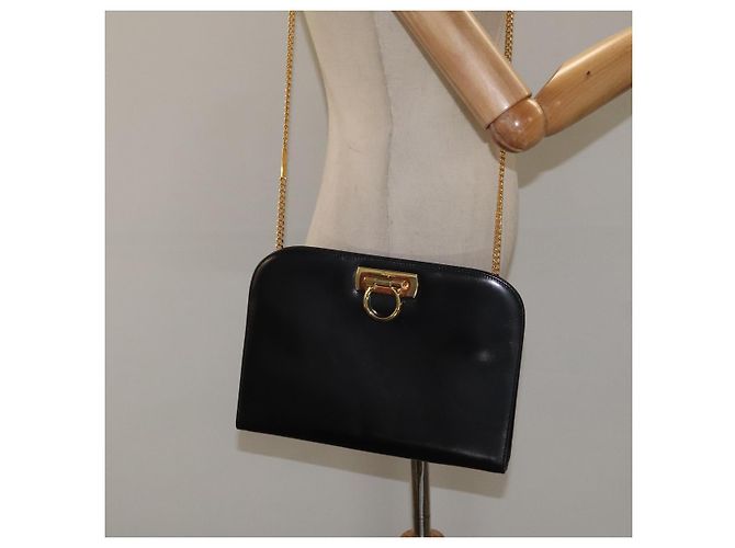 Borsa a spalla a catena Salvatore Ferragamo in pelle nera e oro Auth am8545 Nero D'oro - vista 20