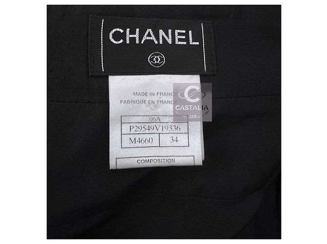 Falda de tweed a cuadros negros atemporal de Chanel - vista 7