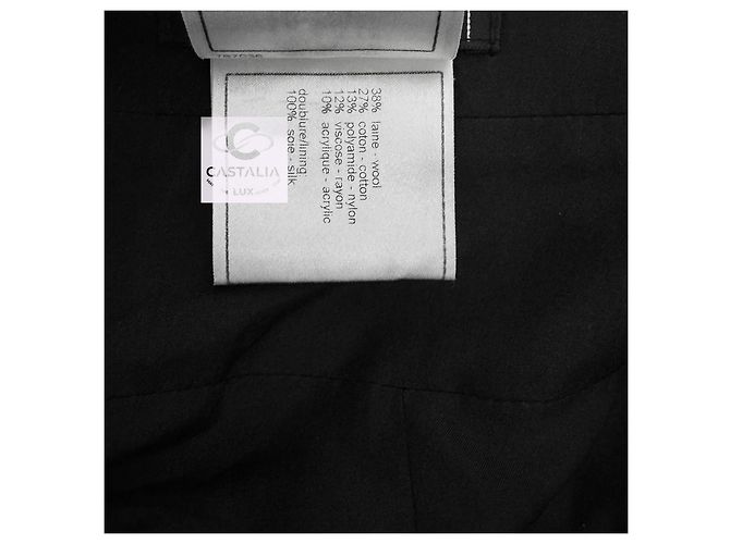 Falda de tweed a cuadros negros atemporal de Chanel - vista 8