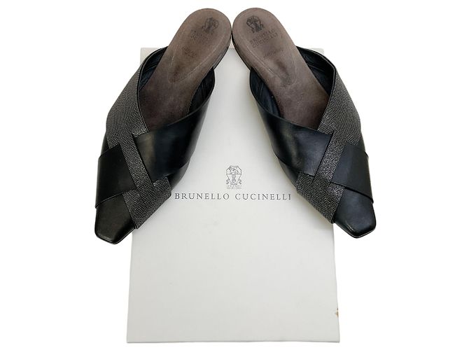 Mule in pelle nera e Monili incrociati di Brunello Cucinelli - vista 6