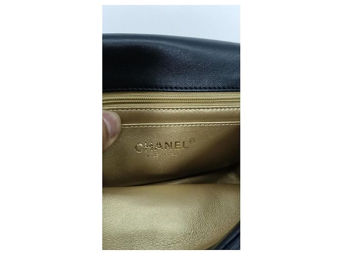 Wallet On Chain Chanel Mini Borsa a Soffietto Nera in Pelle Esotica Nero - vista 5