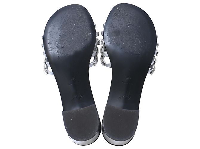 Sandali in pelle argentata decorati con cristalli Giuseppe Zanotti Argento Metallico - vista 6