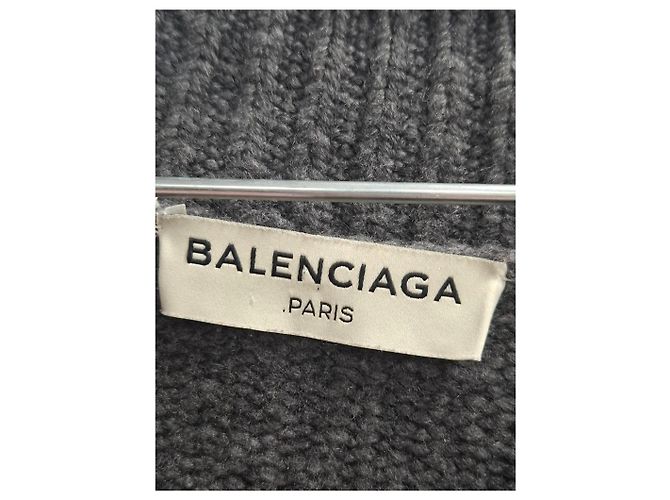 Grauer Wollpullover mit Rundhalsausschnitt von Balenciaga - Ansicht 10
