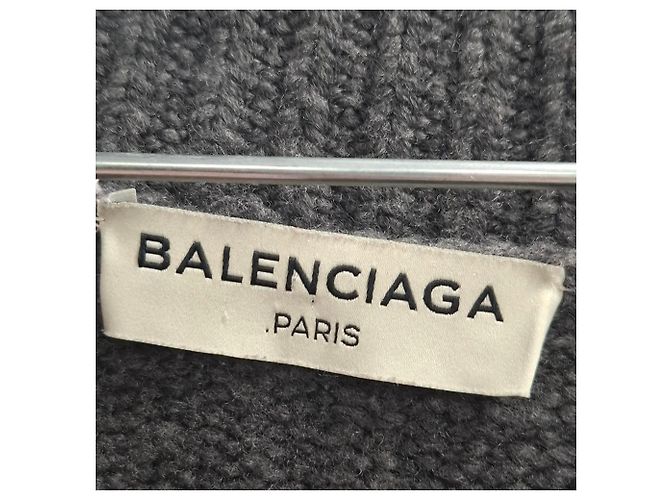 Grauer Wollpullover mit Rundhalsausschnitt von Balenciaga - Ansicht 5