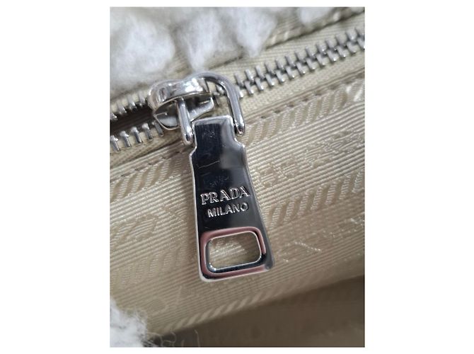 Borsa a mano in cashmere bianco con placca logo Prada Crudo - vista 17