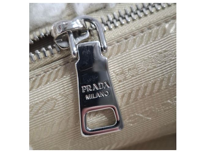 Borsa a mano in cashmere bianco con placca logo Prada Crudo - vista 6