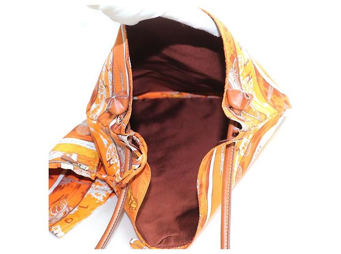 Hermès Hermes Silky City PM Omnibus et Dames Blanches Silk Leather Shoulder Bag Orange - view 3