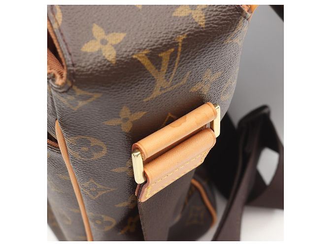 Sac à épaule Monogram Abbesses de Louis Vuitton Marron - vue 6