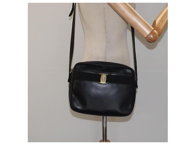 Borsa a spalla in pelle nera e oro Auth BA2412 di Salvatore Ferragamo Nero D'oro - vista 24