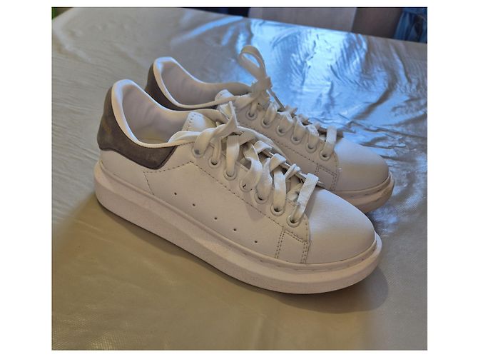 Alexander McQueen weiße und graue Sneakers Größe 36 Oversize Schuhe - Ansicht 2