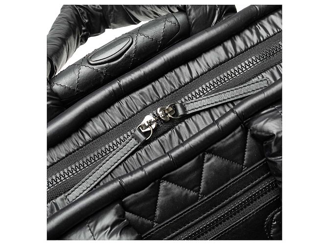 Chanel Trolley Rolling Case in nylon trapuntato nero Coco Cocoon - vista 9