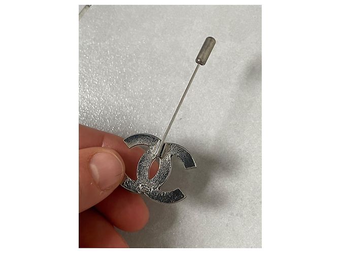Spilla per cappello Chanel CC con specchio argentata Argento - vista 2