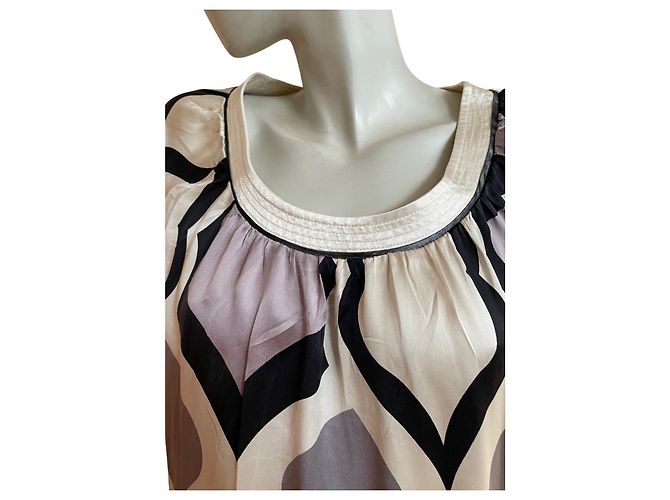 Sandro Seidenkleid mit geometrischem Muster Grau - Ansicht 2