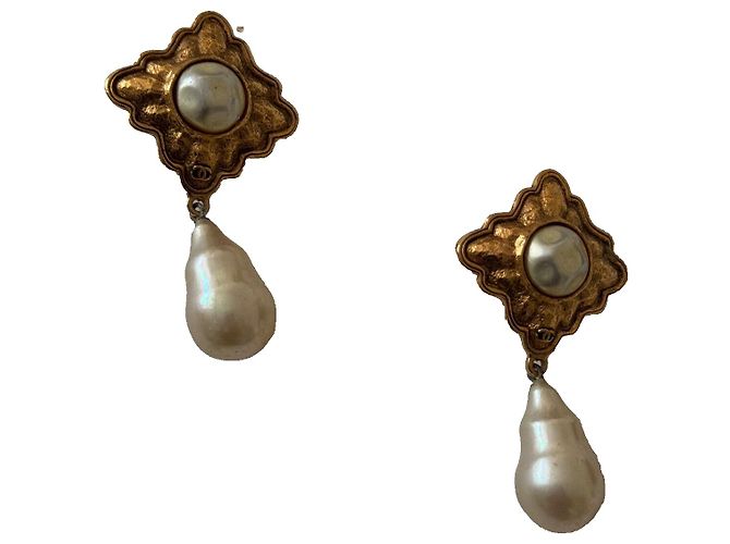 Chanel CC Blumen Kunstperlen Clip-On Ohrringe Gold Gold hardware - Ansicht 4