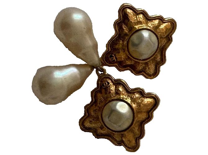 Chanel CC Blumen Kunstperlen Clip-On Ohrringe Gold Gold hardware - Ansicht 7