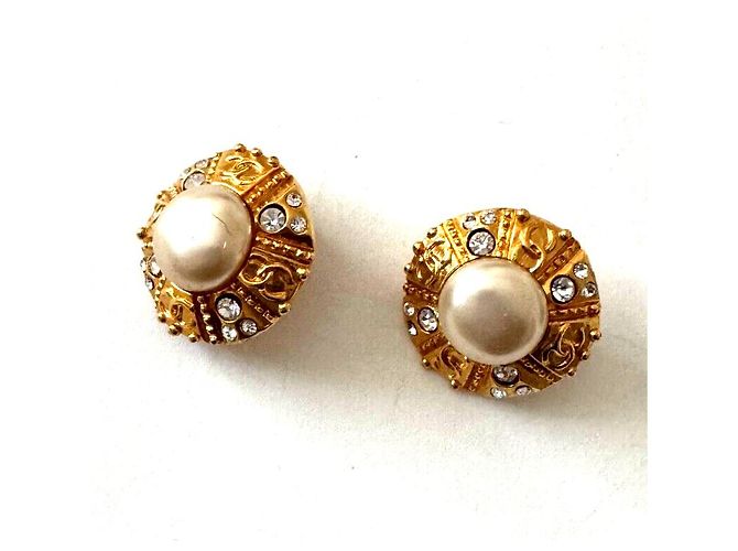 Orecchini Chanel CC a clip con perle finte e strass oro Gold hardware - vista 3