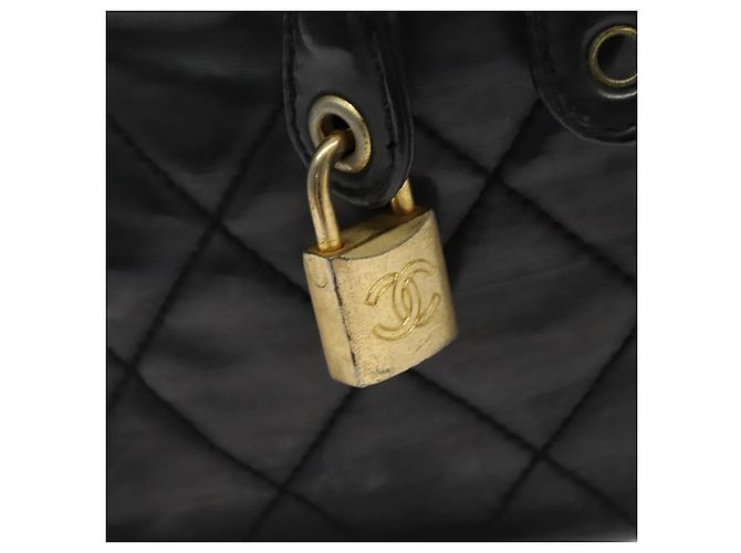 CHANEL Matelassé Vanity Pouch Smalto Nero Oro CC Auth bs26105 D'oro - vista 8
