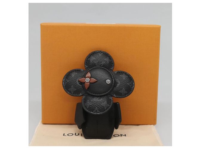 LOUIS VUITTON Monogram Eclipse Portachiavi De Vivienne Charm MP1998 Auth 118874M Monogramma - vista 8
