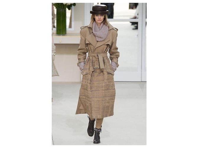 Chanel Abrigo de tweed beige con cinta 34 FR - vista 3