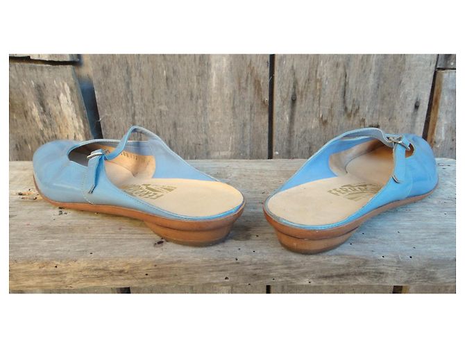Mules Salvatore Ferragamo Audrey in vernice blu - vista 5