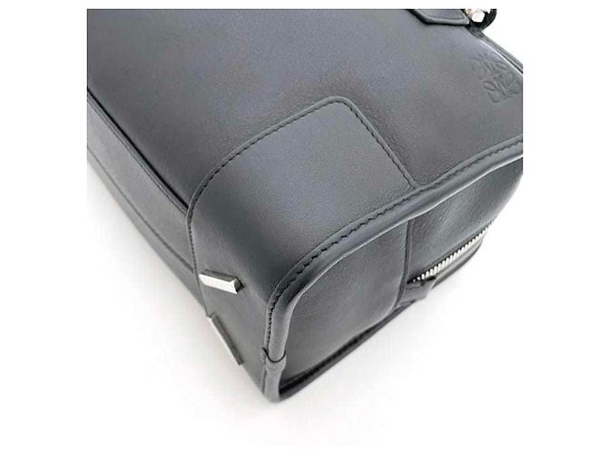 Loewe Amazona 28 Leather Handbag - view 5