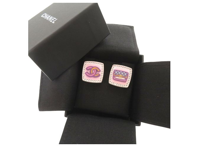 Orecchini Chanel Coco Mark Motivo Matelassé in plastica con strass multicolori Rosa Blu Arancione - vista 3