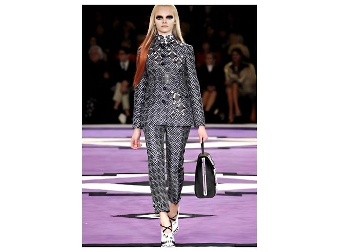 Prada Conjunto Preto e Branco - vista 10