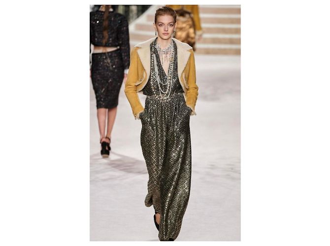 Top Chanel con paillettes argento a maniche lunghe - vista 5