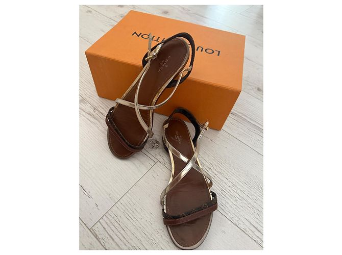 Sandali Louis Vuitton in pelle marrone - vista 4
