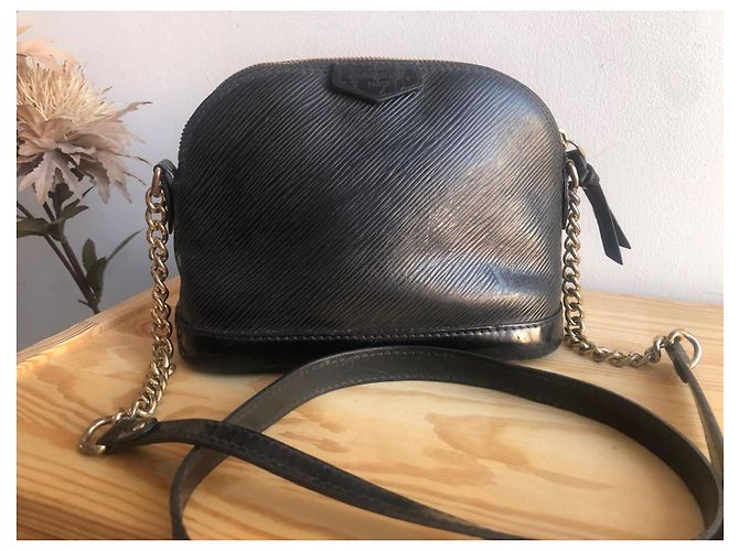 Louis Vuitton Alma Mini in pelle epi nera Nero - vista 2