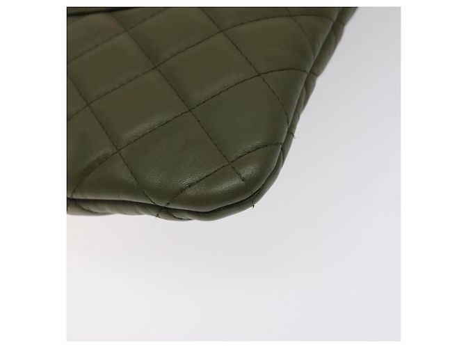 CHANEL Matelassé Clutch Bolsa de Piel de Cordero Verde Oro CC Auth 126558M Dorado - vista 11