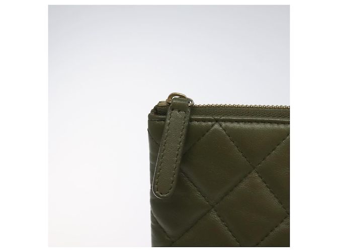 CHANEL Matelassé Clutch Bolsa de Piel de Cordero Verde Oro CC Auth 126558M Dorado - vista 13