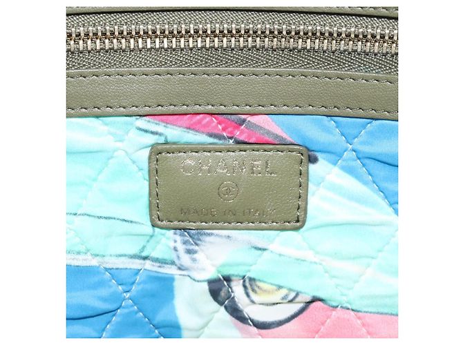 CHANEL Matelassé Clutch Bolsa de Piel de Cordero Verde Oro CC Auth 126558M Dorado - vista 14