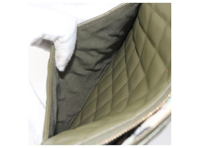 CHANEL Matelassé Clutch Bolsa de Piel de Cordero Verde Oro CC Auth 126558M Dorado - vista 19