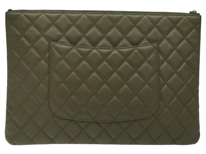 CHANEL Matelassé Clutch Bolsa de Piel de Cordero Verde Oro CC Auth 126558M Dorado - vista 3