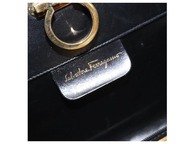 Borsa a spalla in pelle nera e oro Gancini Chain di Salvatore Ferragamo Auth 124746 Nero D'oro - vista 15